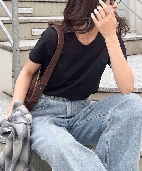 fredy emue(フレディエミュ)の「ボーダー/無地ワンポイントロゴコンパクトTシャツ(Tシャツ/カットソー・レディース・ブラック/オフホワイト/ホワイト系その他/ベージュ系その他・38)」の10枚目の写真