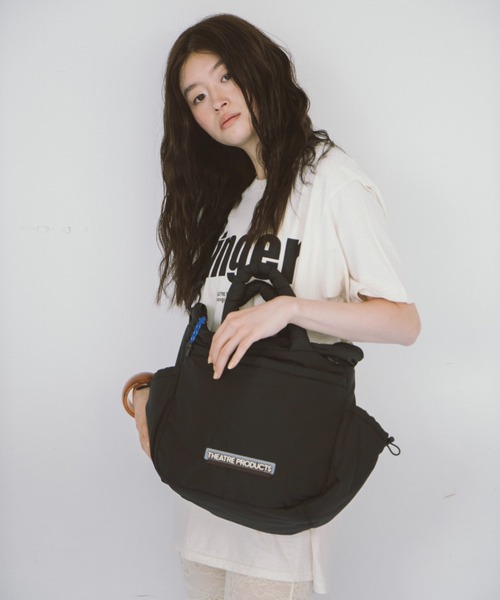 THEATRE PRODUCTS（シアタープロダクツ）の「パファー２WAYショルダーバッグL（ショルダーバッグ・レディース・ブラック/グレー・FREE）」の17枚目の写真