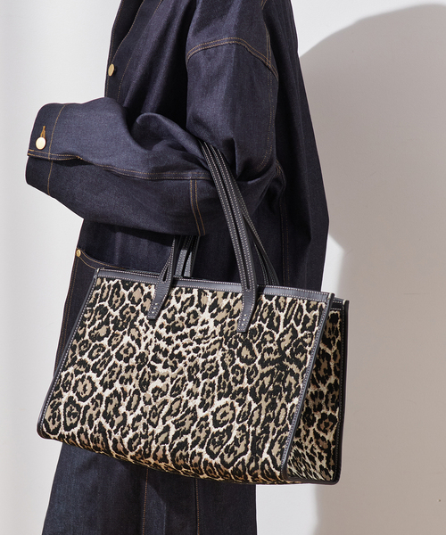 別注》【A VACATION】CLUB BAG L KHAKI LEO：トートバッグ（トート