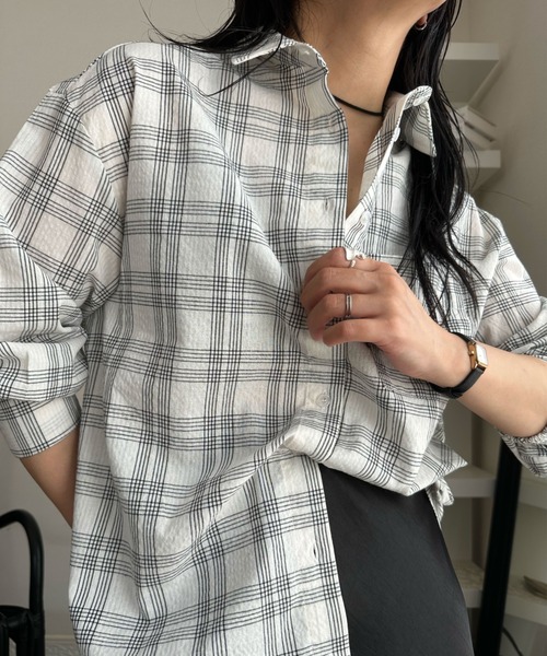 deux amour（ドゥーザムール）の「内側スナップ釦付チェック柄ブラウス（シャツ/ブラウス・レディース・グレー/ホワイト/ブラウン・M～Ｌ）」の2枚目の写真