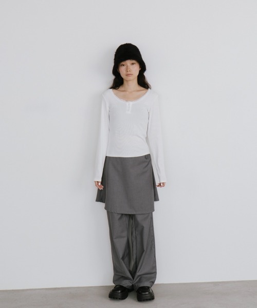 duei（デュイ）の「レースヘンリーネックロングスリーブトップス（Tシャツ/カットソー・レディース・ホワイト/ブラック・FREE）」の4枚目の写真