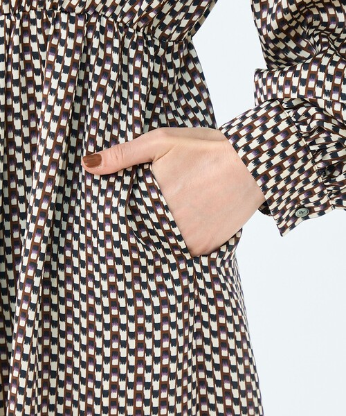 ラグスクエアプリント ウエストギャザーワンピース（ワンピース