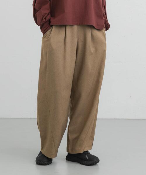 EKAL(エカル)の「タックカーブラインパンツ(その他パンツ・レディース・ブラック/グレー/キャメル・ONE)」の3枚目の写真