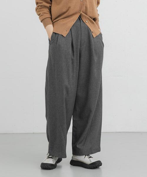 EKAL(エカル)の「タックカーブラインパンツ(その他パンツ・レディース・ブラック/グレー/キャメル・ONE)」の20枚目の写真