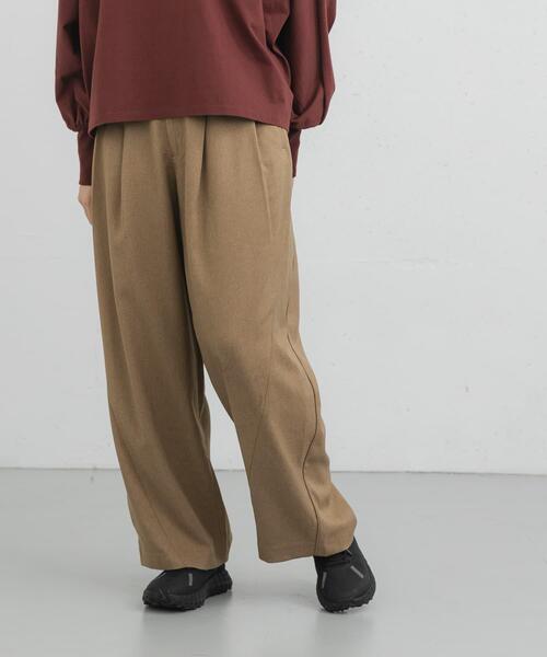 EKAL(エカル)の「タックカーブラインパンツ(その他パンツ・レディース・ブラック/グレー/キャメル・ONE)」の4枚目の写真