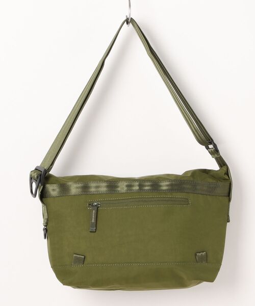 CHROME(クローム)の「CHROME/クローム ショルダーバッグ COURIER FLAP MSNGR 6L クーリエ フラップ メッセンジャー 6L JP242MOSS(ショルダーバッグ・メンズ・モスグリーン・FREE)」の2枚目の写真