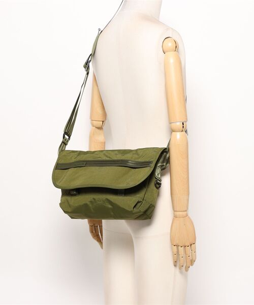 CHROME(クローム)の「CHROME/クローム ショルダーバッグ COURIER FLAP MSNGR 6L クーリエ フラップ メッセンジャー 6L JP242MOSS(ショルダーバッグ・メンズ・モスグリーン・FREE)」の5枚目の写真