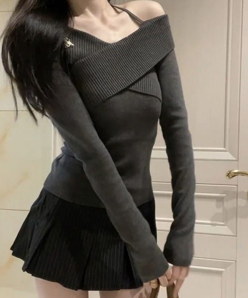 Nia（ニア）の「Nia(ニア)/オフショルダー　ホルターネックスリムニット（ニット/セーター・レディース・ブルー/グレー/アイボリー・FREE）」の3枚目の写真