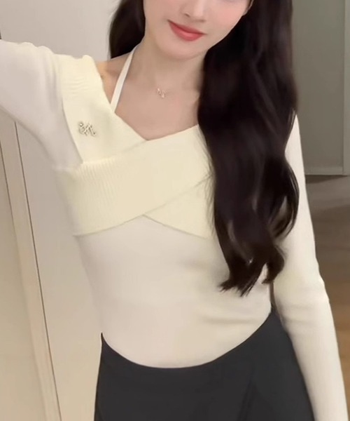 Nia（ニア）の「Nia(ニア)/オフショルダー　ホルターネックスリムニット（ニット/セーター・レディース・ブルー/グレー/アイボリー・FREE）」の2枚目の写真