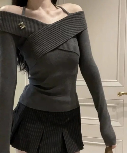 Nia（ニア）の「Nia(ニア)/オフショルダー　ホルターネックスリムニット（ニット/セーター・レディース・ブルー/グレー/アイボリー・FREE）」の4枚目の写真