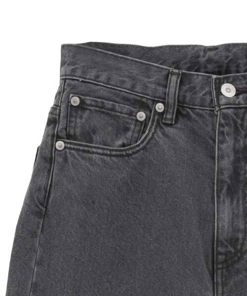 CONVERSE TOKYO（コンバーストウキョウ）の「【KURO】WIDE DENIM PANTS / GREY（デニムパンツ・レディース・チャコールグレー・SMALL/LARGE/MEDIUM）」の13枚目の写真