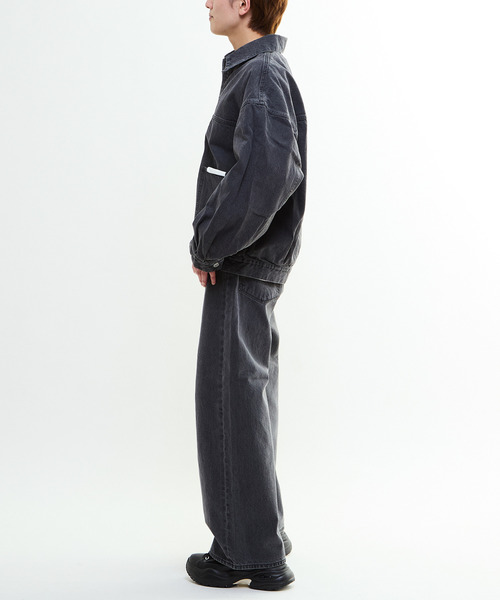 CONVERSE TOKYO（コンバーストウキョウ）の「【KURO】WIDE DENIM PANTS / GREY（デニムパンツ・レディース・チャコールグレー・SMALL/LARGE/MEDIUM）」の4枚目の写真