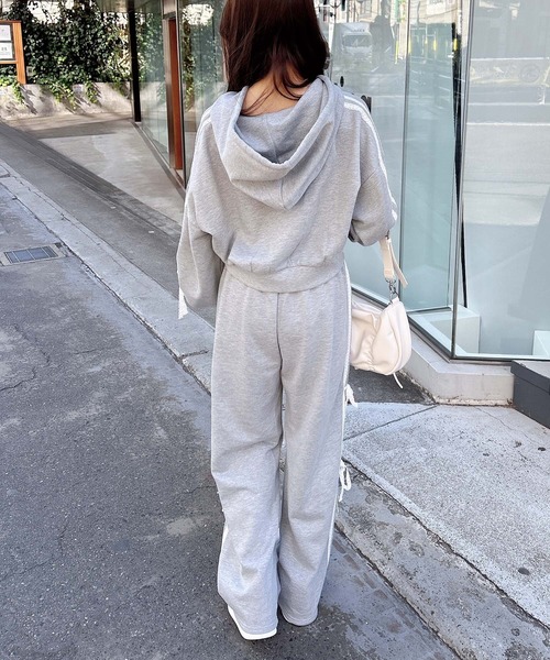 INGNI（イング）の「【WEB限定】袖レースリボンショートスウェットジップパーカー(セットアップ対応)（カーディガン/ボレロ・レディース・ホワイト×ブラック/ブラック×ホワイト/グレー×ホワイト・M）」の13枚目の写真