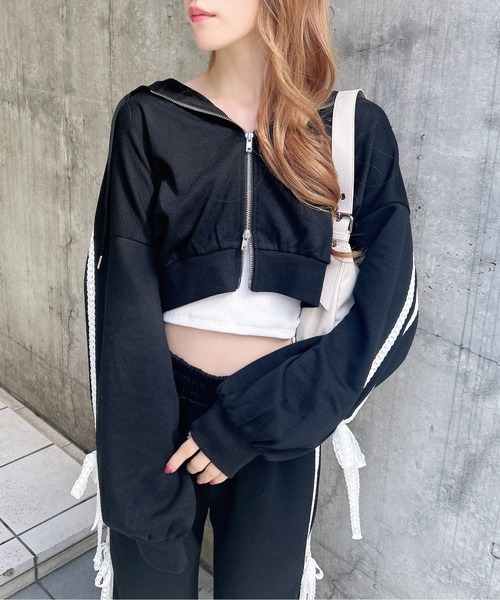 INGNI（イング）の「【WEB限定】袖レースリボンショートスウェットジップパーカー(セットアップ対応)（カーディガン/ボレロ・レディース・ホワイト×ブラック/ブラック×ホワイト/グレー×ホワイト・M）」の18枚目の写真