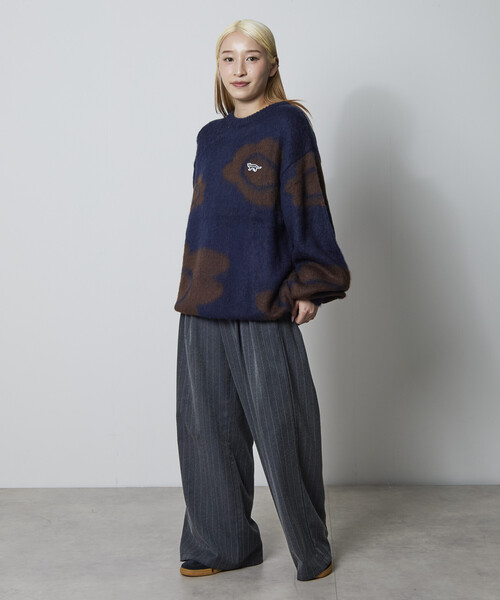 FREAK'S STORE(フリークスストア)の「限定展開 CHOW DOWN/チャウダウン リラックスフィット ジャカード クルーネック モヘアタッチ シャギーニット / フラワーモチーフ(ニット/セーター・メンズ・ネイビー/チャコールグレー/ブラック・LARGE/MEDIUM/SMALL)」の15枚目の写真