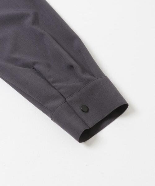 ITEMS URBANRESEARCH(アイテムズ アーバンリサーチ)の「2wayストレッチロングスリーブスナップシャツ(シャツ/ブラウス・メンズ・チャコールグレー/ネイビー/グレー/オリーブ・MEDIUM/LARGE)」の17枚目の写真