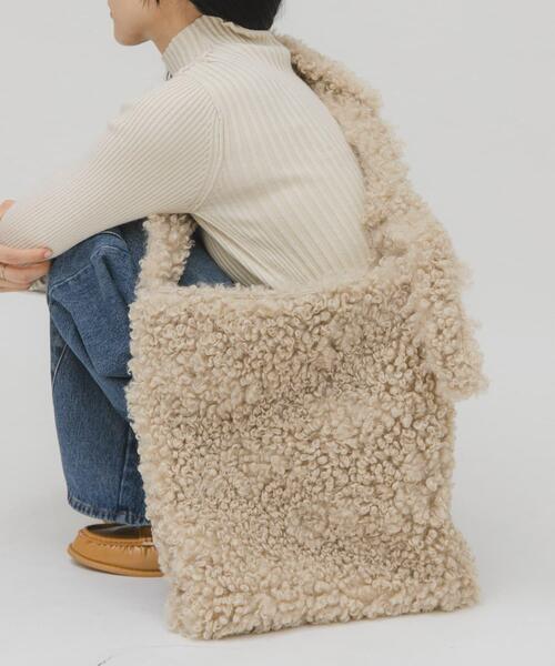 KBF（ケイビーエフ）の「ボアビッグBAG（ショルダーバッグ・レディース・チャコールグレー/アイボリー・ONE）」の10枚目の写真