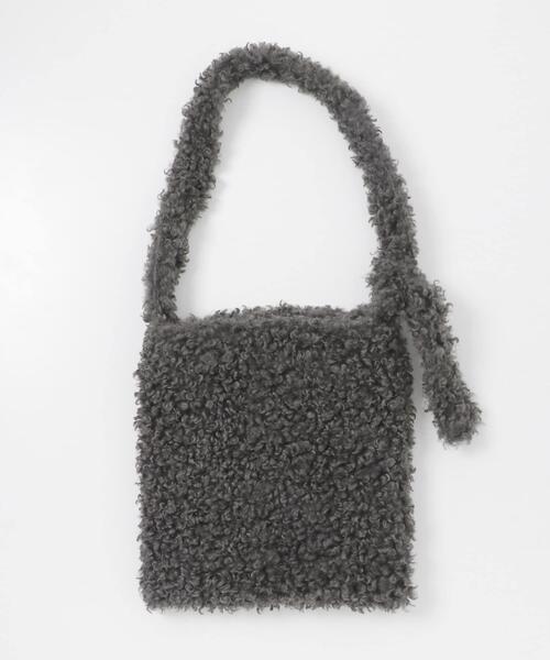 KBF（ケイビーエフ）の「ボアビッグBAG（ショルダーバッグ・レディース・チャコールグレー/アイボリー・ONE）」の12枚目の写真