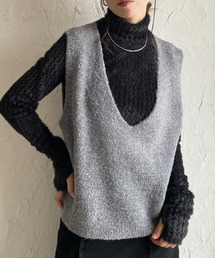 She's Closet（シーズクローゼット）の「オーバーサイズショート丈深Vネックニットベスト（ベスト）」