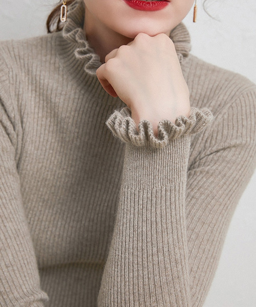 DAY CLOSET(デイ クローゼット)の「華やかネックライン。長袖フリルネックリブニットトップス レディース(ニット/セーター・レディース・グレイッシュベージュ/ネイビー/キャメル/キナリ/グレー/ホワイト/ブラック・FREE)」の6枚目の写真