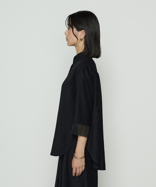Gabardine K.T(ギャバジンケーティー)の「ポリスエード タンクトップ付きブラウス(シャツ/ブラウス・レディース・ブラック/カーキ/キナリ・9号)」の12枚目の写真