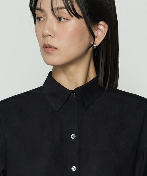 Gabardine K.T(ギャバジンケーティー)の「ポリスエード タンクトップ付きブラウス(シャツ/ブラウス・レディース・ブラック/カーキ/キナリ・9号)」の17枚目の写真