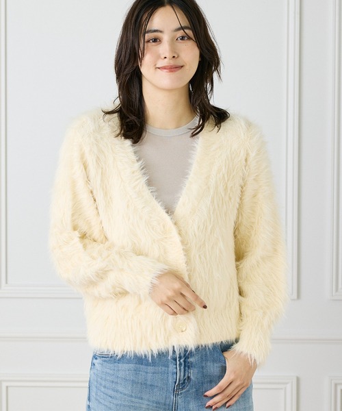 INED(イネド)の「Vネックファーカーディガン《YVON》(カーディガン/ボレロ・レディース・アイボリー・9号)」の1枚目の写真