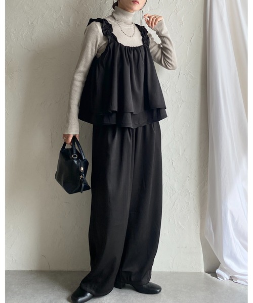 She's Closet(シーズクローゼット)の「肩フリルショルダーギャザーキャミソールビスチェ&ロングカーブワイドパンツセットアップ(セットアップ・レディース・ブラック/チャコールグレー/ブラウン・FREE)」の7枚目の写真