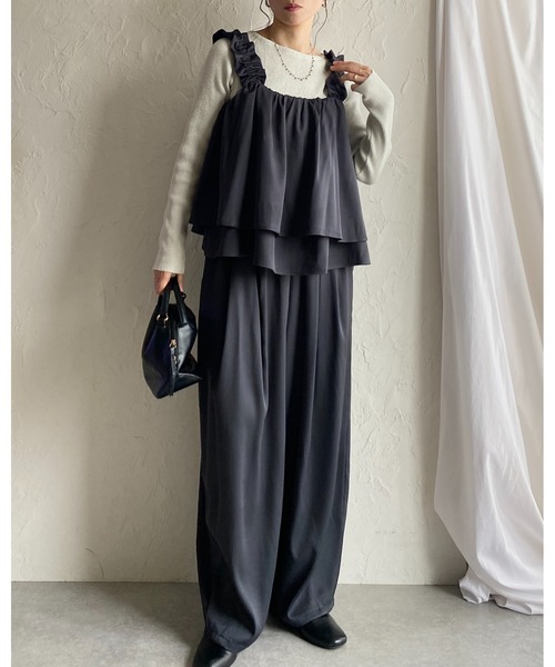 She's Closet(シーズクローゼット)の「肩フリルショルダーギャザーキャミソールビスチェ&ロングカーブワイドパンツセットアップ(セットアップ・レディース・ブラック/チャコールグレー/ブラウン・FREE)」の8枚目の写真