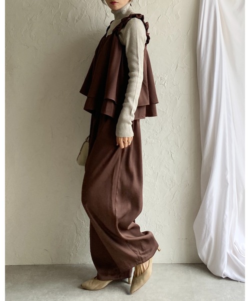 She's Closet(シーズクローゼット)の「肩フリルショルダーギャザーキャミソールビスチェ&ロングカーブワイドパンツセットアップ(セットアップ・レディース・ブラック/チャコールグレー/ブラウン・FREE)」の14枚目の写真