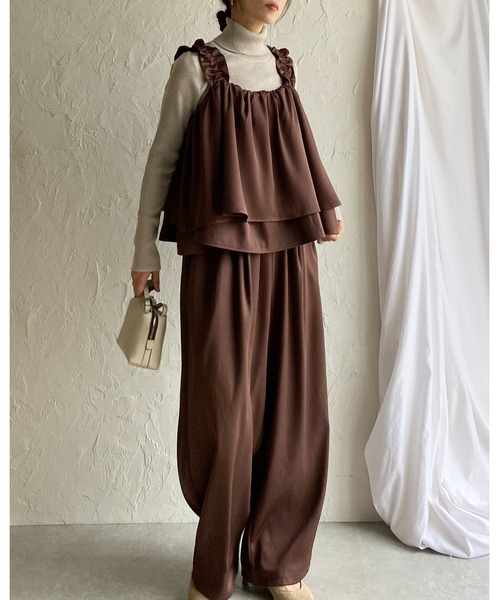 She's Closet(シーズクローゼット)の「肩フリルショルダーギャザーキャミソールビスチェ&ロングカーブワイドパンツセットアップ(セットアップ・レディース・ブラック/チャコールグレー/ブラウン・FREE)」の16枚目の写真