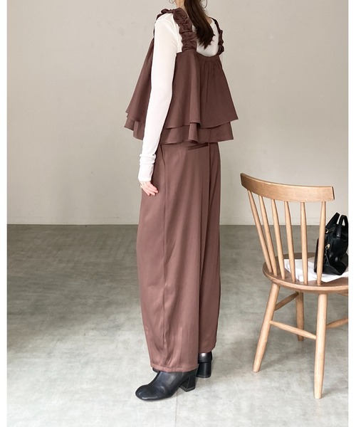 She's Closet(シーズクローゼット)の「肩フリルショルダーギャザーキャミソールビスチェ&ロングカーブワイドパンツセットアップ(セットアップ・レディース・ブラック/チャコールグレー/ブラウン・FREE)」の22枚目の写真