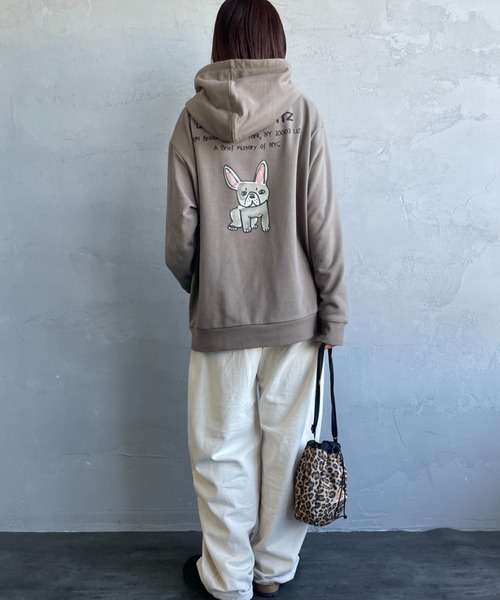 Ben Lenovitz（ベンレノビッツ）の「[BEN LENOVITZ/ベン レノビッツ] ワンポイント刺繍 DOG バックプリントスウェットパーカー（スウェット・レディース・ブラック/ベージュ・M/L/S）」の4枚目の写真