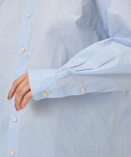 BASERANGE（ベースレンジ）の「BASERANGE CLAUDE コットンポプリン シャツ（シャツ/ブラウス・レディース・ライトブルー・XS）」の4枚目の写真