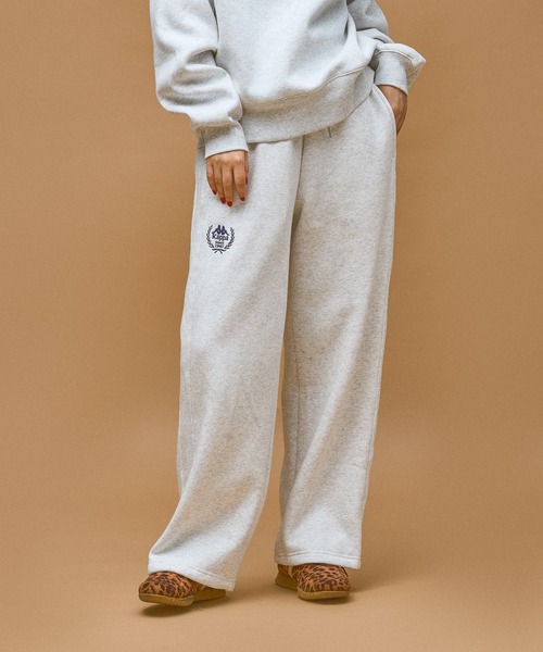 Kappa(カッパ)の「≪Kappa×and ST ウェルネスクラブ≫Heaith&Wellnessデザインスウェットパンツ (ユニセックス)(スウェットパンツ・レディース・ピンク/ブラック/ホワイト/グレー・SMALL/MEDIUM/LARGE)」の2枚目の写真