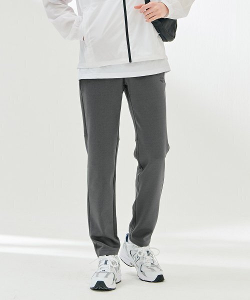 CHASECULT(チェイスカルト)の「男性クッション地ウォームアップパンツ-DAZK7203B09(スウェットパンツ・メンズ・チャコールグレー・92/82/86/76)」の1枚目の写真