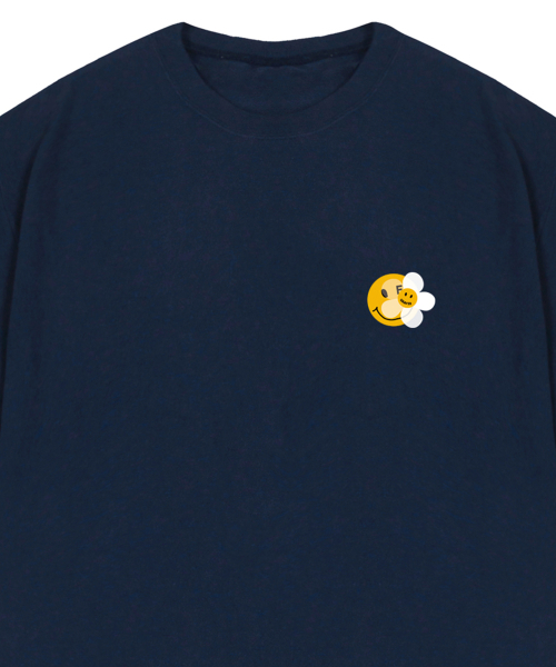 GRAVER（グレーバー）の「[ユニセックス]スモールドットスマイルフラワーミックス半袖Tシャツ_ネイビー（Tシャツ/カットソー・レディース・ネイビー・SMALL/MEDIUM/LARGE）」の2枚目の写真