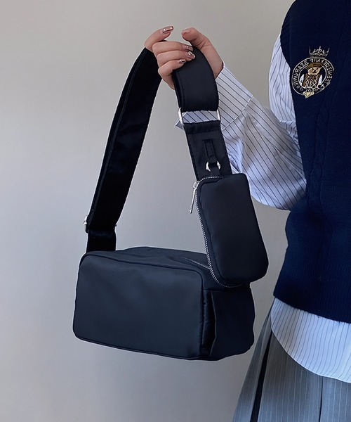 yuue' ( wear )(ユーイ)の「ペットボトルが入る◎ポーチ付きスクエアショルダーボディバッグ(ショルダーバッグ・レディース・アイボリー/ブラック・FREE)」の1枚目の写真