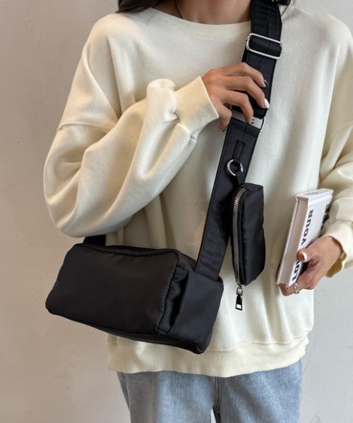 yuue' ( wear )(ユーイ)の「ペットボトルが入る◎ポーチ付きスクエアショルダーボディバッグ(ショルダーバッグ・レディース・アイボリー/ブラック・FREE)」の7枚目の写真