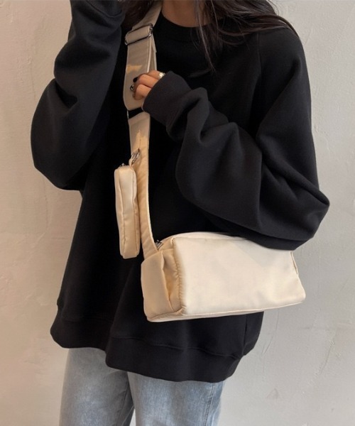 yuue' ( wear )(ユーイ)の「ペットボトルが入る◎ポーチ付きスクエアショルダーボディバッグ(ショルダーバッグ・レディース・アイボリー/ブラック・FREE)」の17枚目の写真