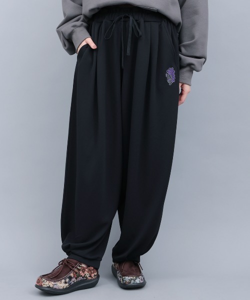 チチカカ(チチカカ)の「ファブリックプリント&ブラックパンツ(その他パンツ・レディース・ベージュ/ブルー/ブラック・FREE)」の2枚目の写真