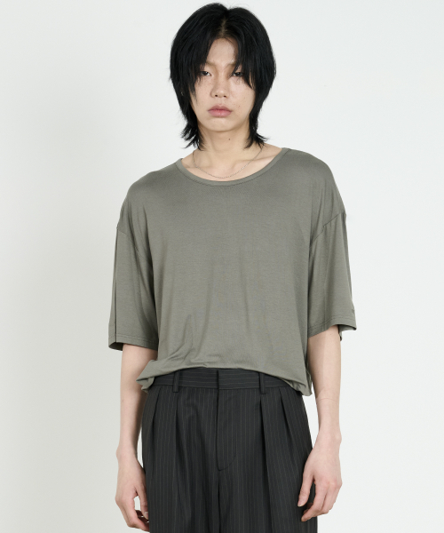 DUSTYWHITE(ダスティーホワイト)の「カーキシルキーオーバーサイズTシャツ(Tシャツ/カットソー・メンズ・その他・LARGE)」の1枚目の写真