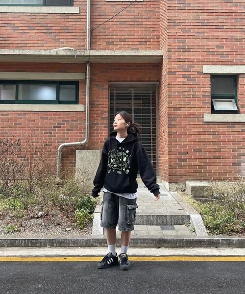 ITZAVIBE（イッザバイブ）の「CAT&DOG IN SWEET HOME HOODIE - LIGHT GRAY（パーカー・レディース・その他・MEDIUM/LARGE）」の4枚目の写真