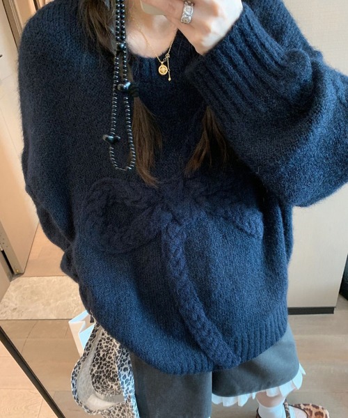 SPIGA(スピーガ)の「リボンジャガードゆったりニット(ニット/セーター・レディース・キャメル/ネイビー/オフホワイト/グレー・FREE)」の4枚目の写真