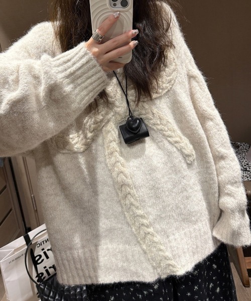 SPIGA(スピーガ)の「リボンジャガードゆったりニット(ニット/セーター・レディース・キャメル/ネイビー/オフホワイト/グレー・FREE)」の2枚目の写真