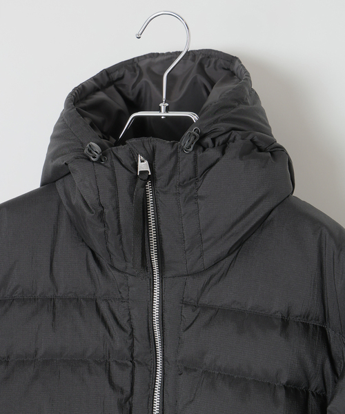 B.C STOCK（ベーセーストック）の「コンパクトフィット ライトダウンジャケット（ダウンジャケット/コート・メンズ・ブラック/カーキ/ブルー系その他/オレンジ系その他・MEDIUM/LARGE）」の22枚目の写真