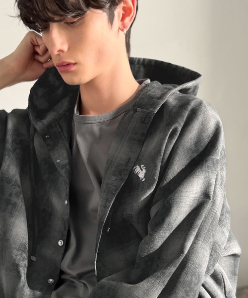 Java（ジャバ）の「《JaVaジャバコラボ》フードが醸す洗練された遊び心。ヴィンテージ風チェック柄シャツパーカー（シャツ/ブラウス・メンズ・ブラック/ブルー・LARGE/MEDIUM/SMALL）」の7枚目の写真