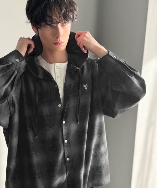 Java（ジャバ）の「《JaVaジャバコラボ》フードが醸す洗練された遊び心。ヴィンテージ風チェック柄シャツパーカー（シャツ/ブラウス・メンズ・ブラック/ブルー・LARGE/MEDIUM/SMALL）」の11枚目の写真