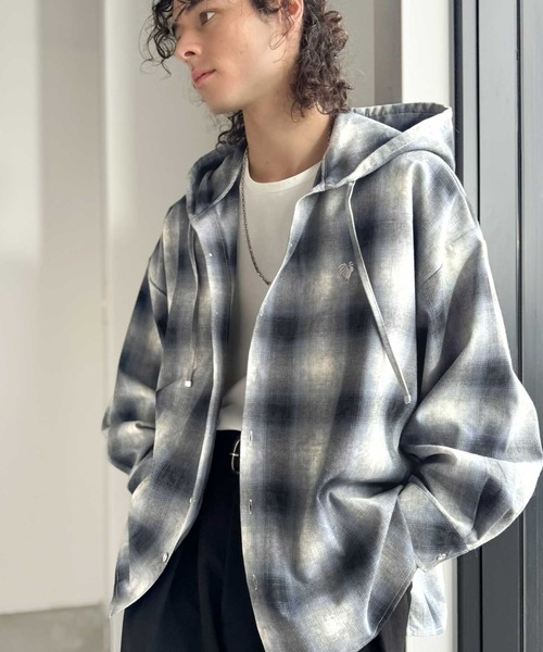 Java（ジャバ）の「《JaVaジャバコラボ》フードが醸す洗練された遊び心。ヴィンテージ風チェック柄シャツパーカー（シャツ/ブラウス・メンズ・ブラック/ブルー・LARGE/MEDIUM/SMALL）」の20枚目の写真