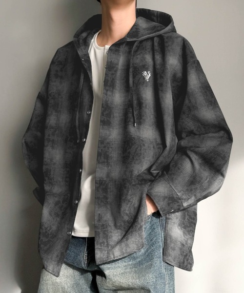 Java（ジャバ）の「《JaVaジャバコラボ》フードが醸す洗練された遊び心。ヴィンテージ風チェック柄シャツパーカー（シャツ/ブラウス・メンズ・ブラック/ブルー・LARGE/MEDIUM/SMALL）」の8枚目の写真